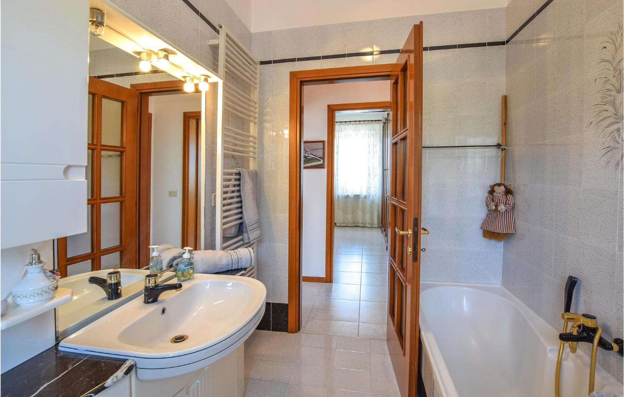 2 Bedroom Cozy Apartment In Grado Eksteriør bilde
