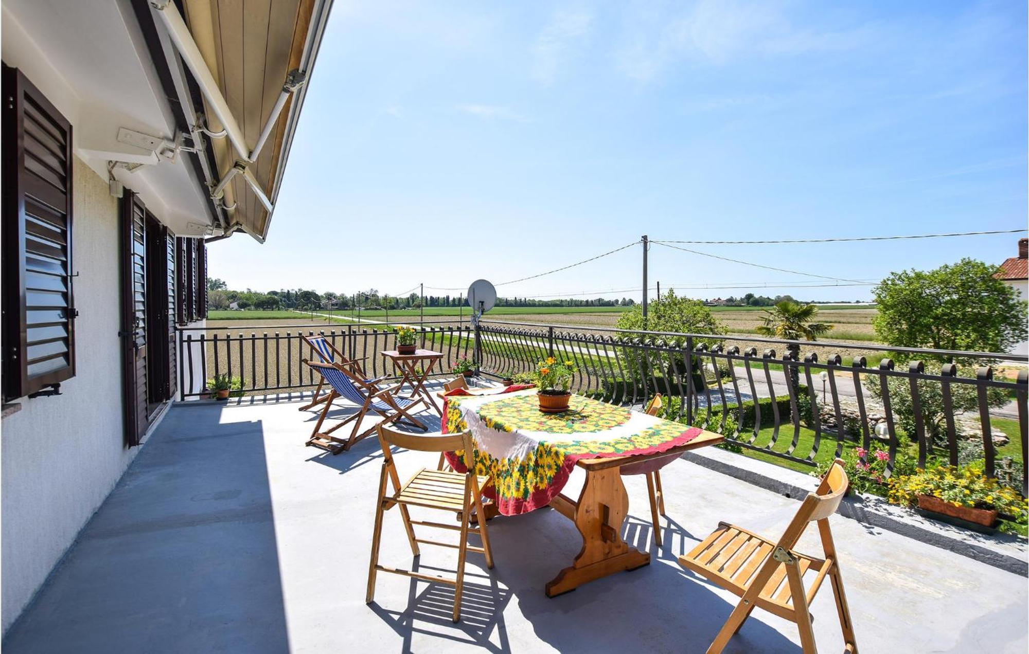 2 Bedroom Cozy Apartment In Grado Eksteriør bilde